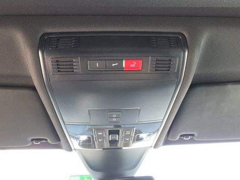 Used 2023 Volkswagen Tiguan SEL R-Line image 22