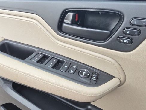 Used 2018 Honda Odyssey EX-L image 16