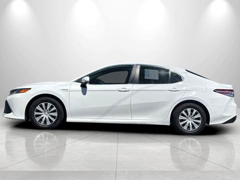 Used 2020 Toyota Camry LE w/ Preferred Accessory Package FWD image 5