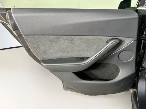 Used 2025 Tesla Model Y Long Range RWD image 26