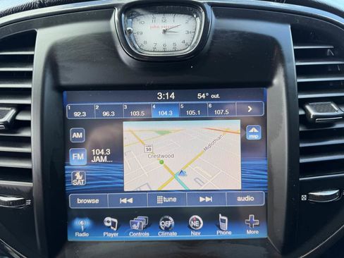 Used 2014 Chrysler 300 C image 16