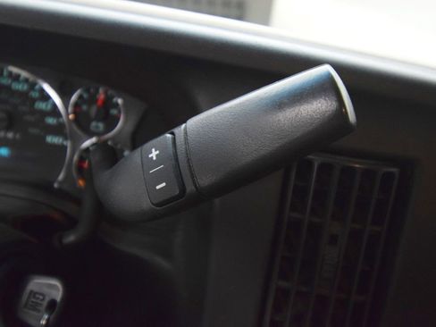 Used 2018 GMC Savana 2500 w/ Driver Convenience Package RWD image 17