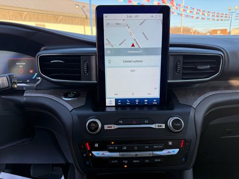 Used 2020 Ford Explorer Platinum w/ Premium Technology Package image 10