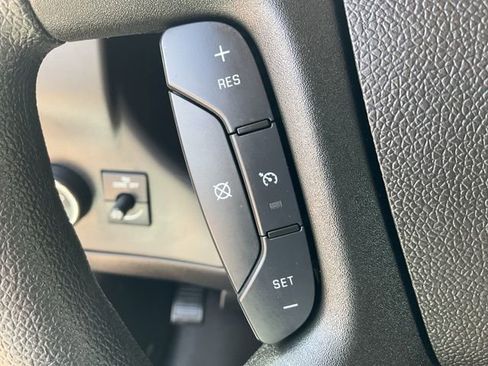 Used 2024 GMC Savana 2500 w/ Driver Convenience Package image 9