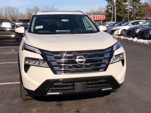 New 2026 Nissan Rogue Platinum w/ Platinum Premium Package image 3