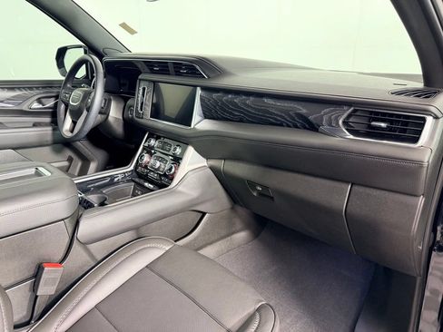 Used 2023 GMC Yukon Denali w/ LPO, Floor Liner Package AWD/4WD image 29