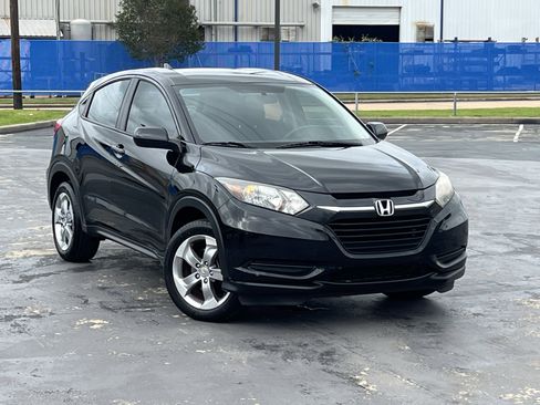 Used 2018 Honda HR-V LX image 3