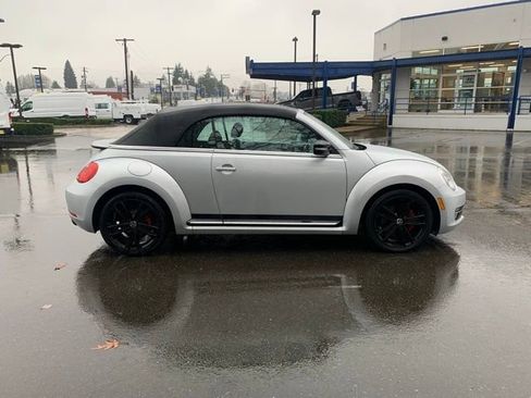 Used 2013 Volkswagen Beetle 2.0T image 6