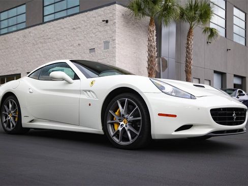 Certified 2012 Ferrari California image 9