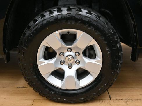 Used 2025 RAM 1500 Big Horn AWD/4WD image 12