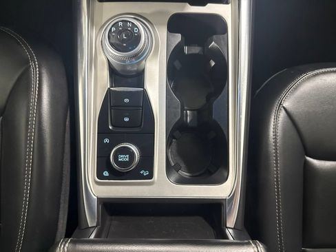 Used 2024 Ford Explorer XLT AWD/4WD image 28