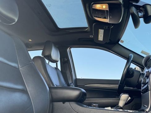 Used 2021 Jeep Grand Cherokee Limited image 21