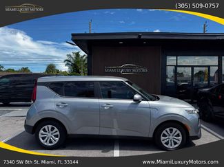 Used 2022 Kia Soul LX image 1