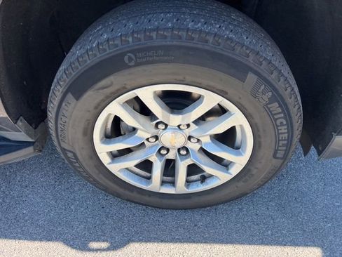 Used 2024 Chevrolet Suburban LT image 13