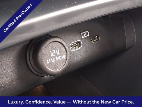 Certified 2023 Volvo XC40 B5 Plus AWD/4WD image 24
