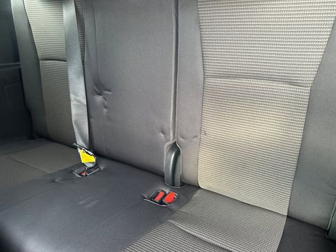 Used 2023 Toyota Highlander L image 17