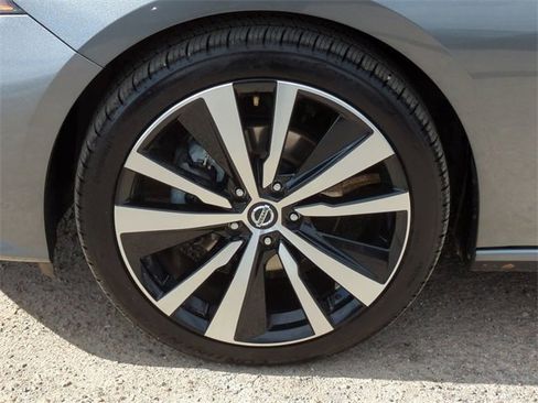 Used 2022 Nissan Altima 2.5 SR image 11