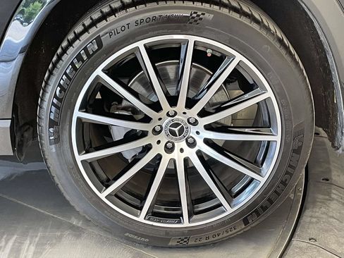 Used 2025 Mercedes-Benz GLS 580 4MATIC image 12