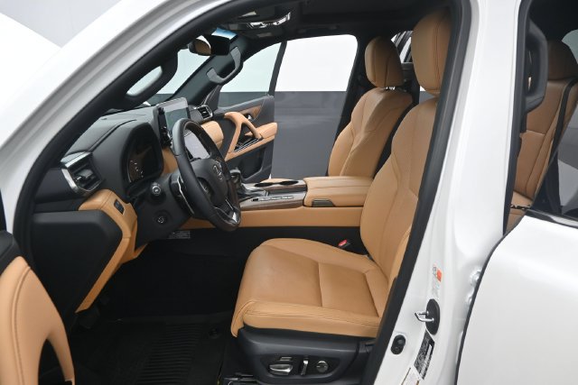 Used 2024 Lexus LX 600 4WD w/ Appearance Package image 11