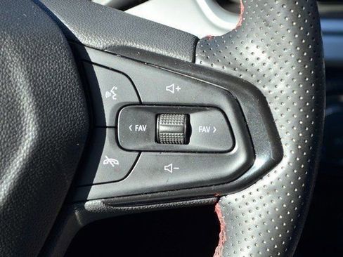 Used 2024 Chevrolet Trax RS image 21