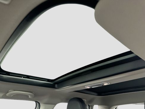 Used 2019 MINI Cooper 4-Door Hardtop image 26