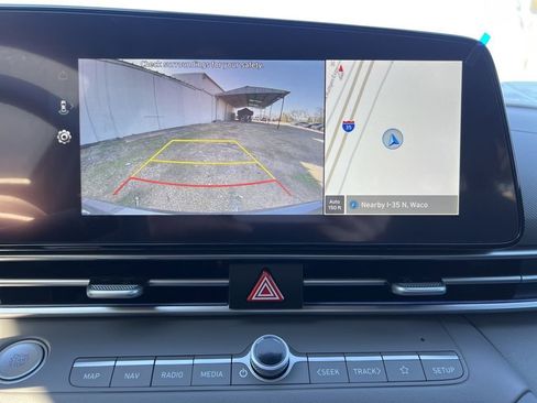 Used 2025 Hyundai Elantra SEL image 23