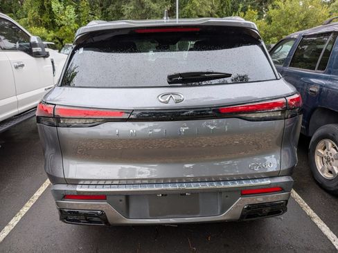 Used 2023 INFINITI QX60 Luxe w/ Vision Package FWD image 3