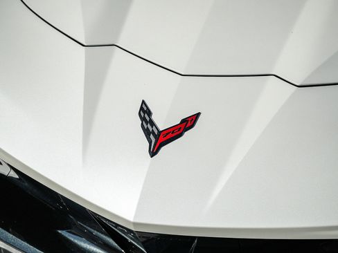 Used 2023 Chevrolet Corvette Stingray Premium Conv w/ Z51 Performance Package RWD image 11