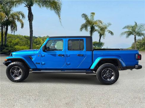 Used 2022 Jeep Gladiator Sport image 2