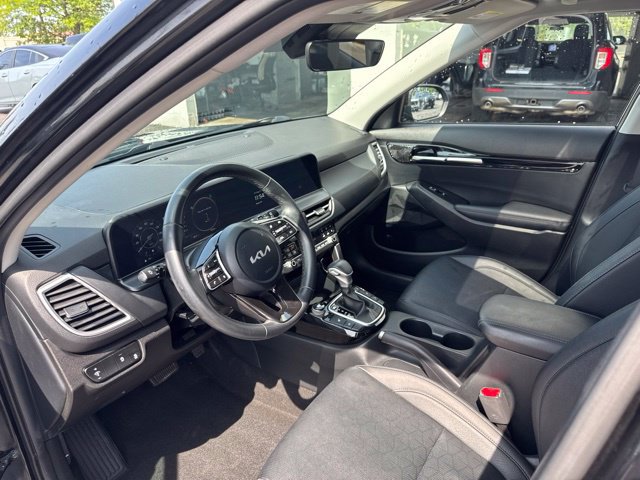 Used 2024 Kia Seltos EX AWD/4WD image 8