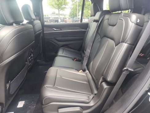 New 2025 Jeep Grand Cherokee L Limited w/ Trailer Tow Package image 21