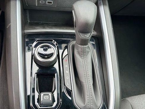 Used 2024 Chevrolet Colorado Trail Boss w/ Technology Package AWD/4WD image 16