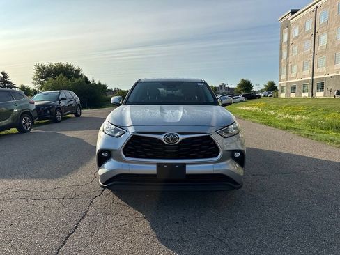 Used 2020 Toyota Highlander LE AWD/4WD image 13