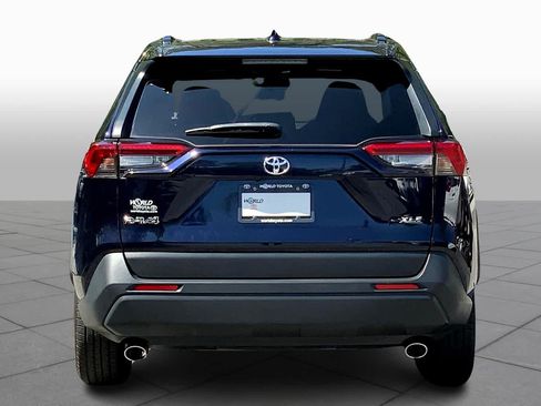 Used 2019 Toyota RAV4 XLE w/ Convenience Package FWD image 5