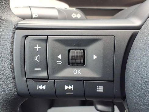 Used 2025 Nissan Kicks SV FWD image 29