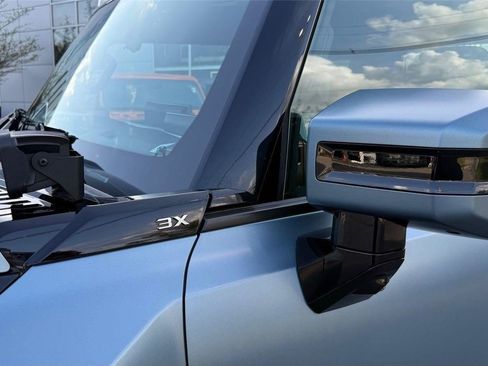 Used 2024 GMC Hummer EV 3X w/ Omega Edition AWD/4WD image 17