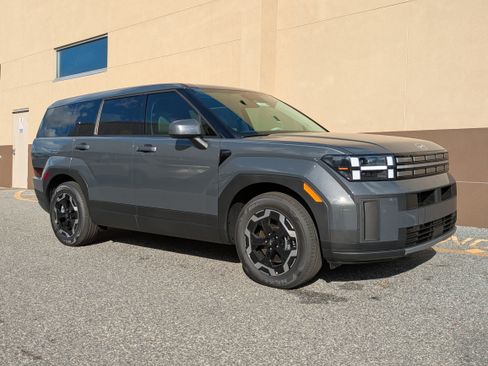 New 2026 Hyundai Santa Fe SE w/ Tow & Go Package image 2