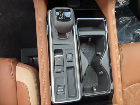 New 2026 Nissan Pathfinder Platinum image 19