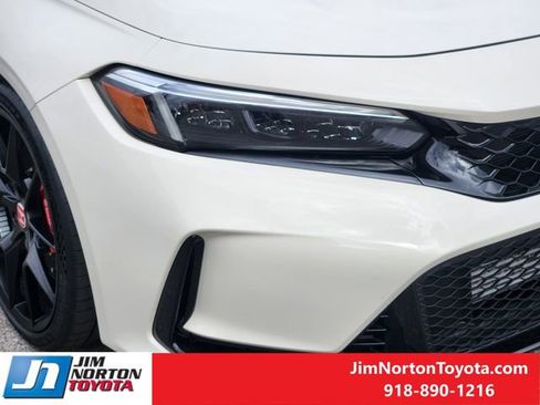 Used 2023 Honda Civic Type R image 10