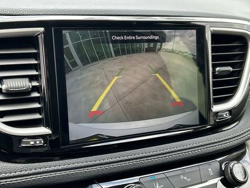 New 2024 Chrysler Pacifica Select image 21