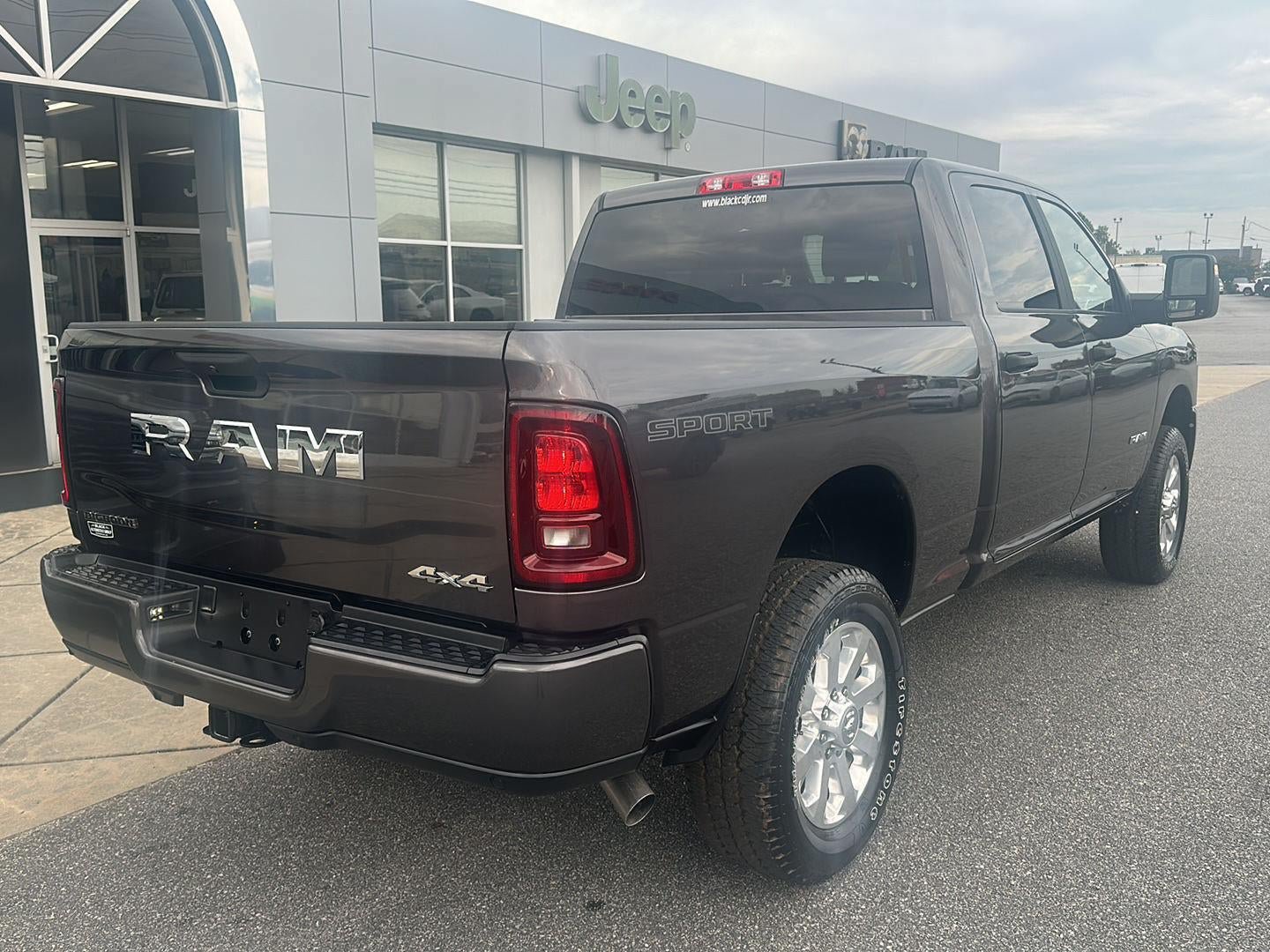 New 2026 RAM 2500 Big Horn AWD/4WD image 8
