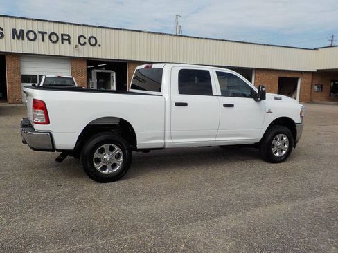 Used 2023 RAM 2500 Tradesman w/ Chrome Appearance Group AWD/4WD image 6