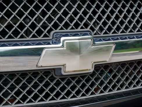 Used 2004 Chevrolet Silverado 2500 LS AWD/4WD image 56