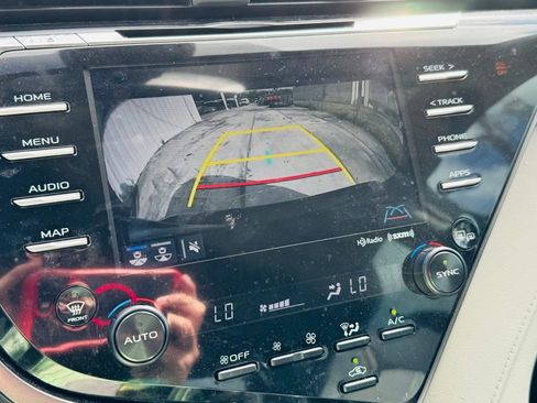 Used 2019 Toyota Camry XLE FWD image 21