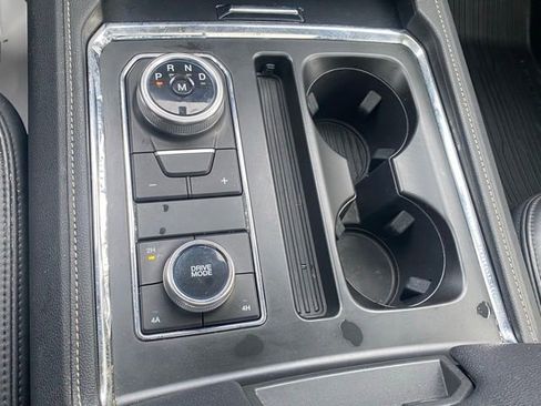 Used 2023 Ford Expedition XLT image 23