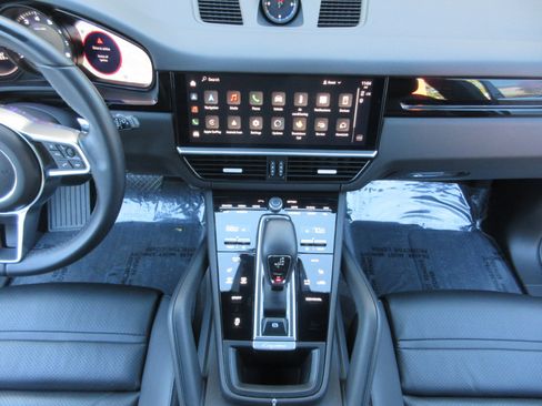 Used 2023 Porsche Cayenne image 50
