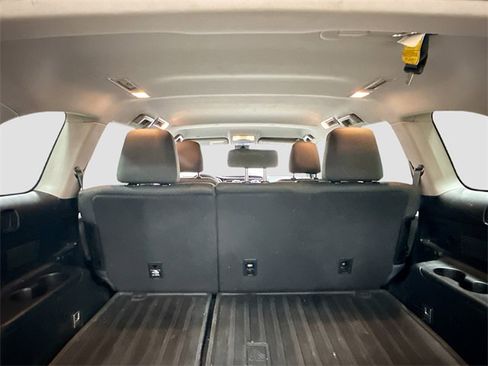 Used 2019 Toyota Highlander LE image 23