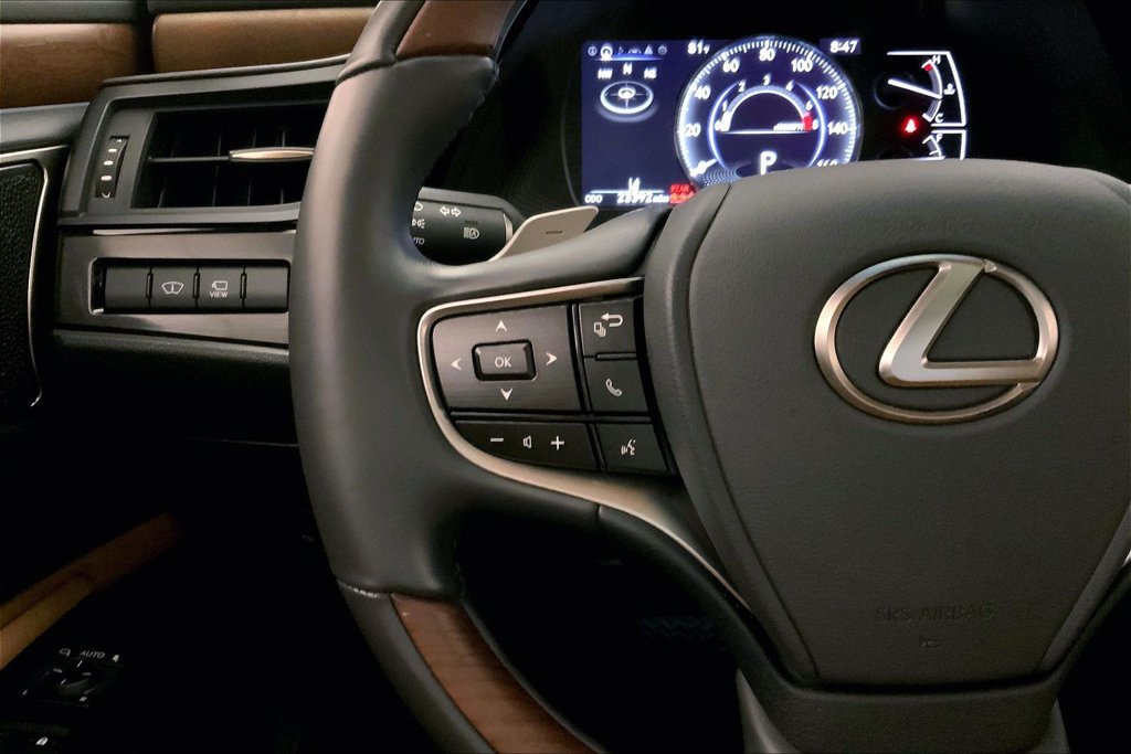 Used 2025 Lexus ES 350 Ultra Luxury w/ Accessory Package (Z2) FWD image 18