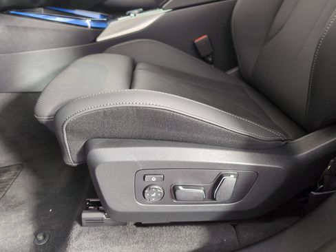 Used 2025 BMW X3 xDrive30i w/ M Sport Package image 11