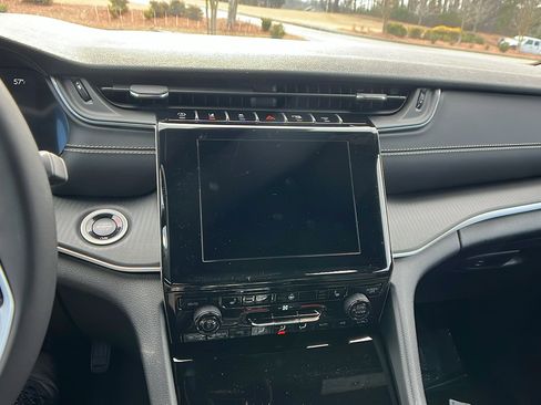 New 2025 Jeep Grand Cherokee L Laredo image 26